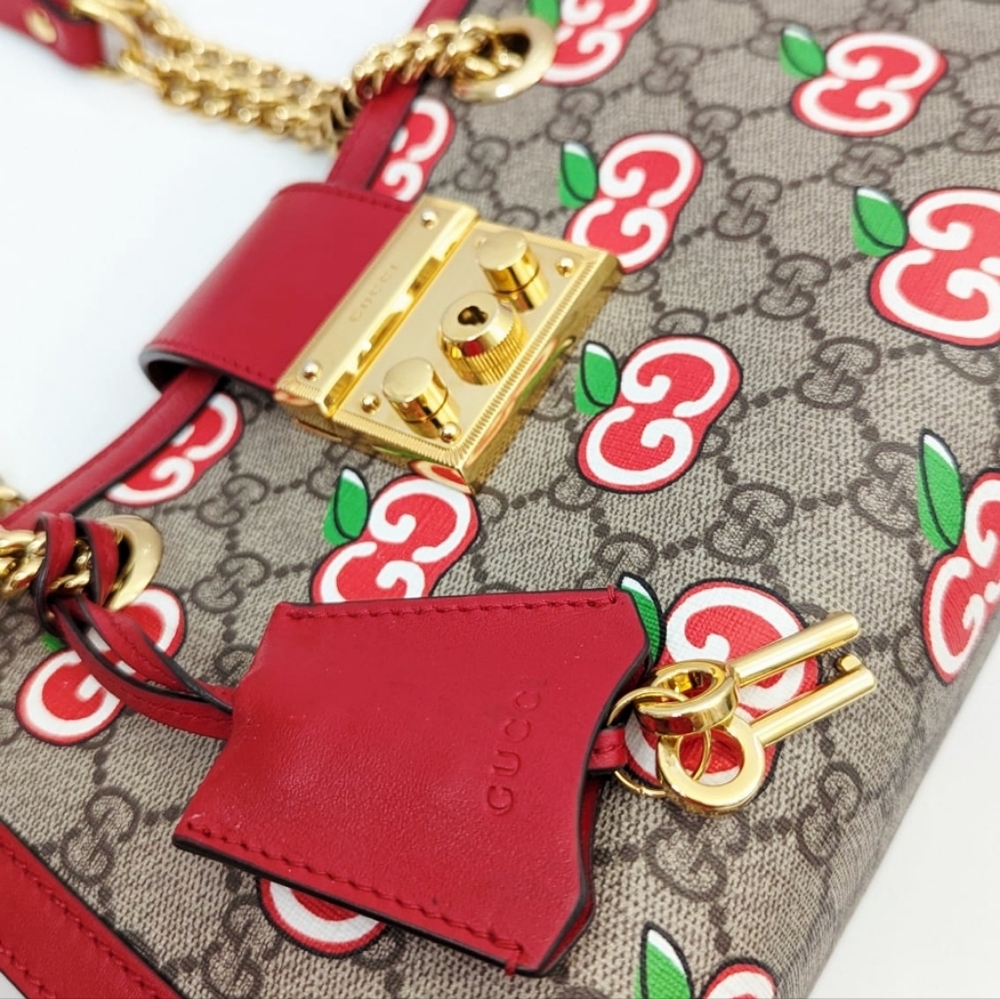 ✨️Authentic Limited Edition Gucci Small Padlock GG Supreme Red Apple Bag - Picture 13 of 15